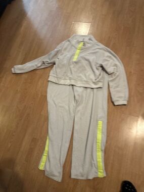Free people movement set